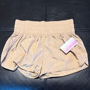 AS REVIVAL NWT- (M) Women's Elastic-Waist Camel Shorts